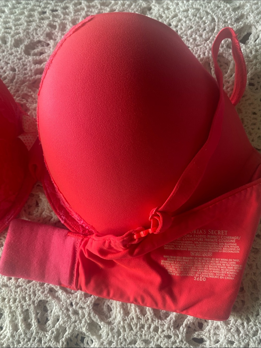 Victoria's Secret Bright Red Padded Bra Size 36DD Underwire